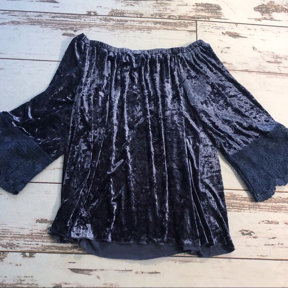 JODIFL Tops - Jodifl Crushed Velvet Top